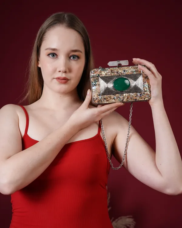 Zenya_Quartz_MOP_Clutch